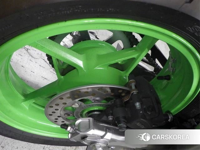 Kawasaki ZX-4RR id 4191968 из Японии 23