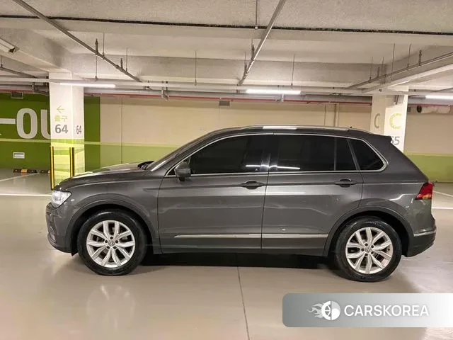 Volkswagen Tiguan second Generation 2020 Серый из Кореи, фото 3