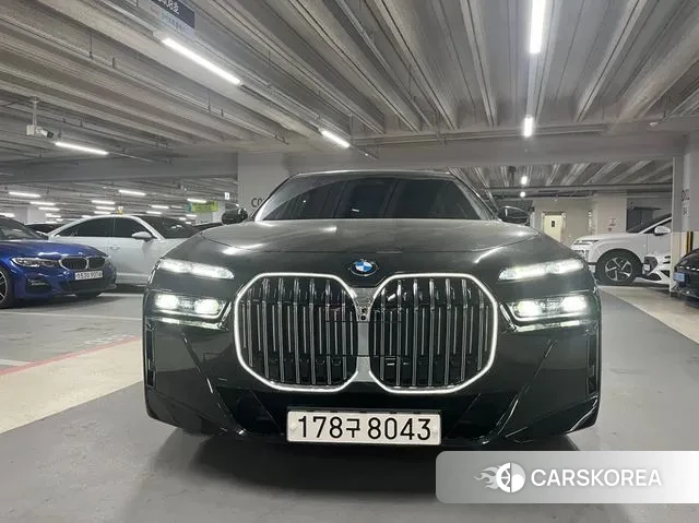 BMW 7 Series (G70) 2025 Черный из Кореи, фото 6