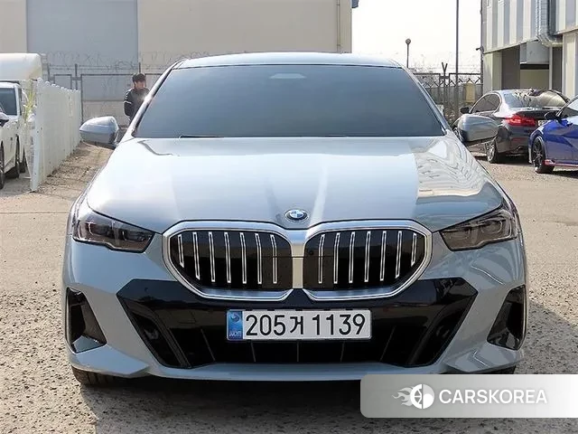 BMW 5 Series (G60) id 3745023 из Кореи 13