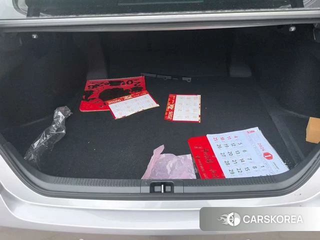 Toyota Camry 2024 Серебристо-серый из Китая, фото 5