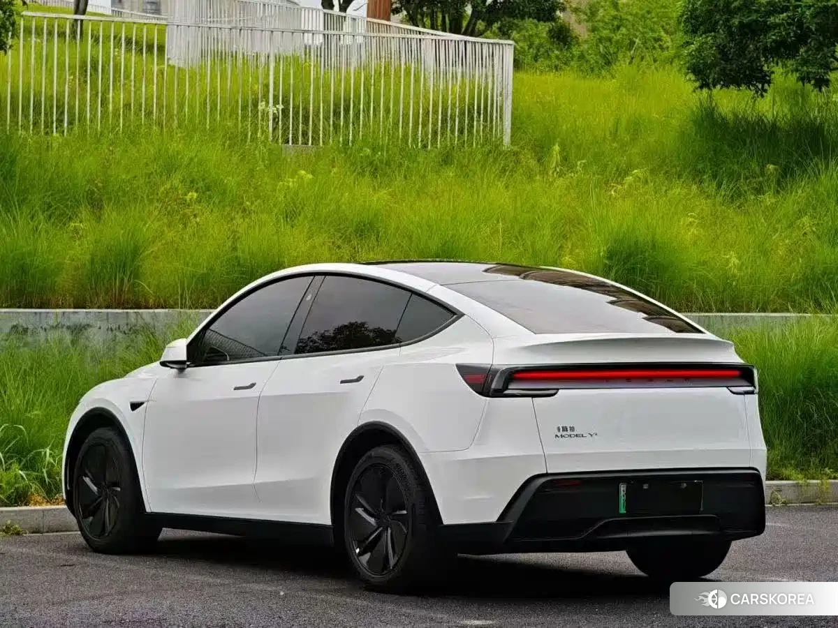 Tesla Model Y 2026 Белый из Китая, фото 3