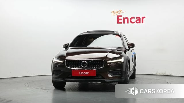 Volvo V60 Cross-Country 2nd Generation id 3840061 из Кореи 13