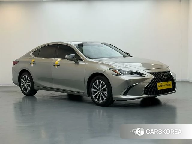 Lexus ES id 4238576 из Китая 13