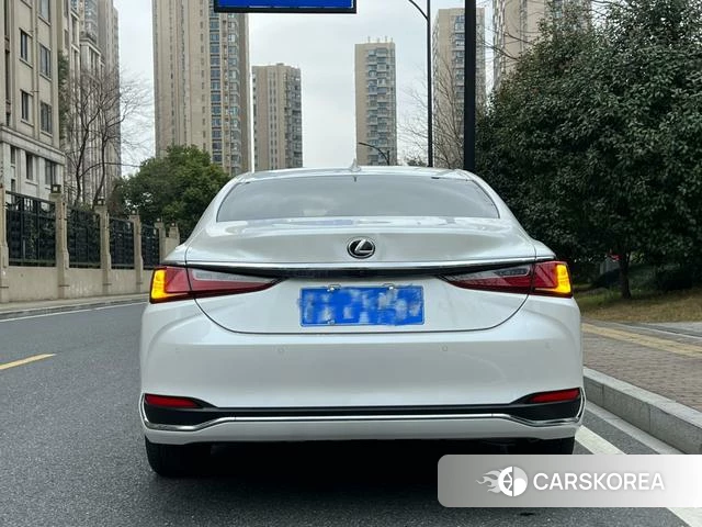 Lexus ES id 4297798 из Китая 8
