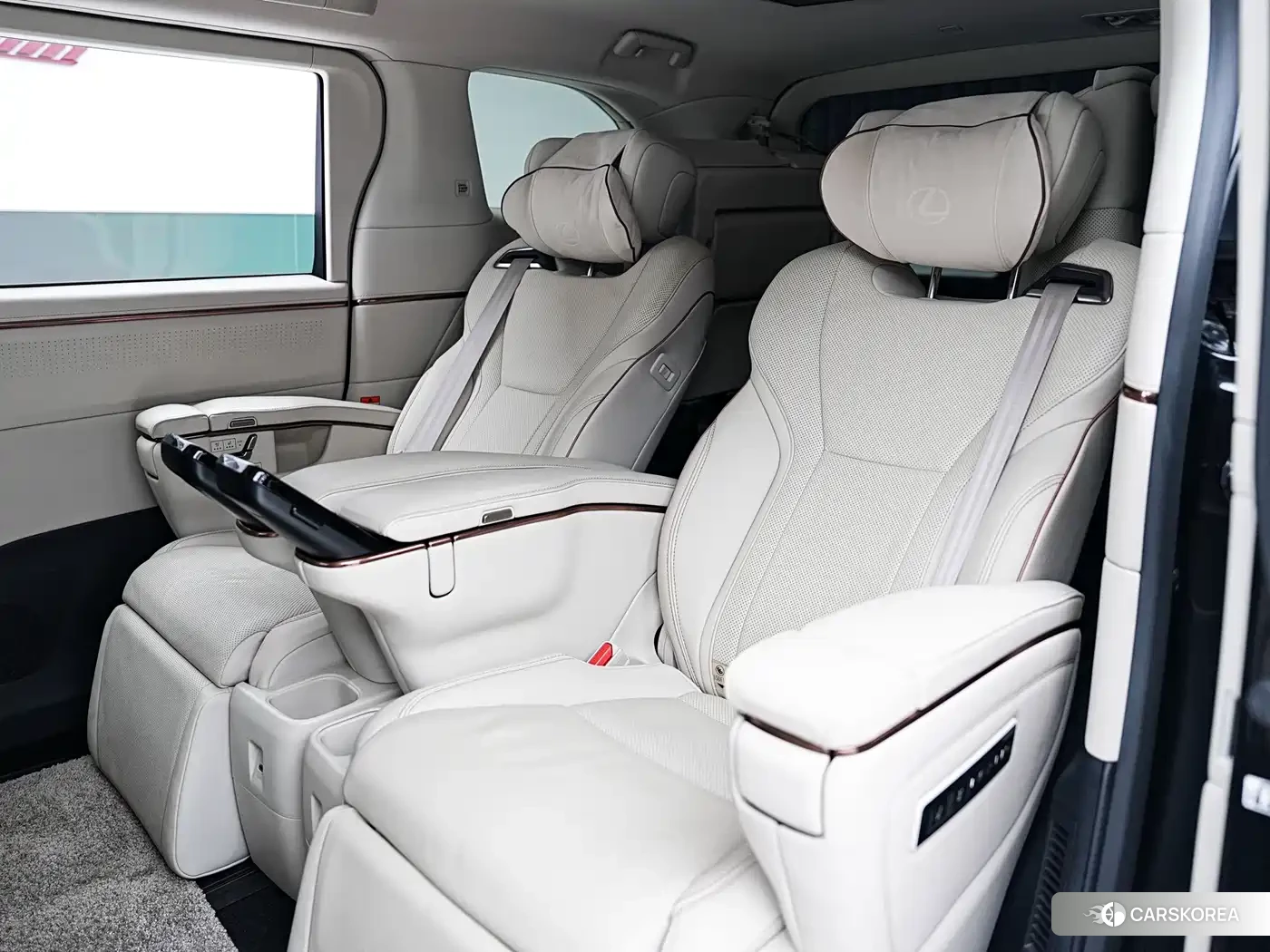 Lexus LM id 4547199 из Китая 18