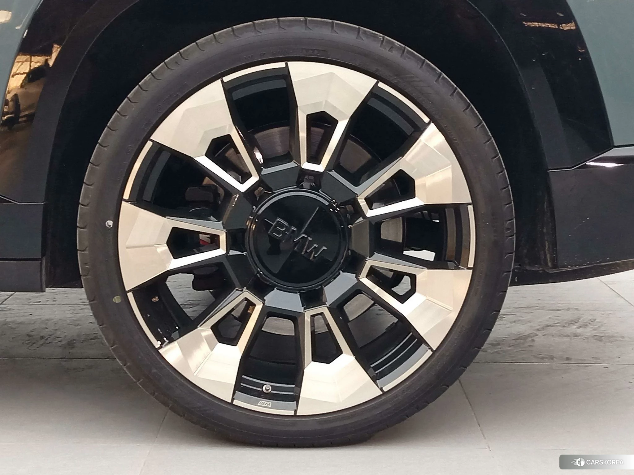 BMW XM id 4453913 из Китая 11