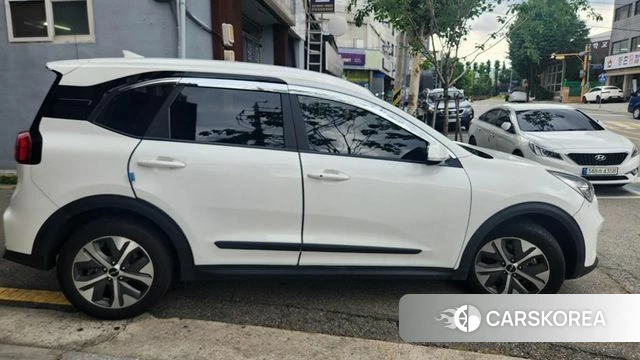Kia Niro Plus 2022 Белый из Кореи, фото 3
