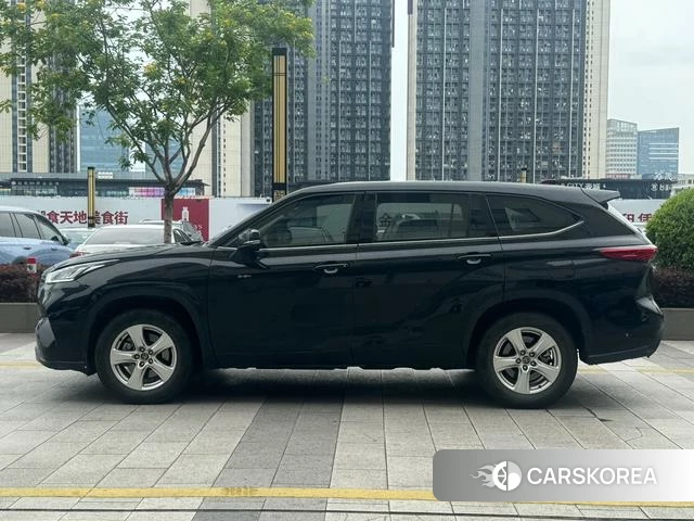 Toyota Highlander 2024 Черный из Китая, фото 3
