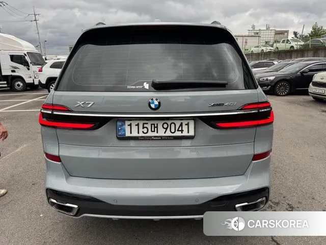 BMW X7 (G07) 2024 Серебристо-серый из Кореи, фото 3