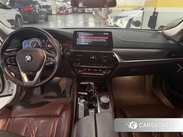 BMW 5 Series (G30) 2018 Белый из Кореи, фото 3
