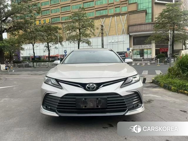 Toyota Camry 2023 Шампань из Китая, фото 3