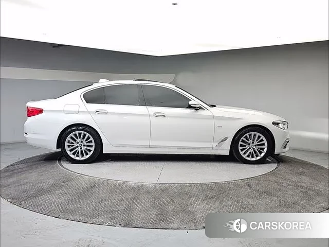 BMW 5 Series (G30) id 3270403 из Кореи 13