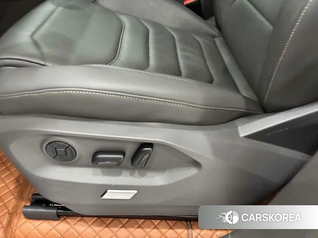 Volkswagen Touareg id 4394047 из Китая 22