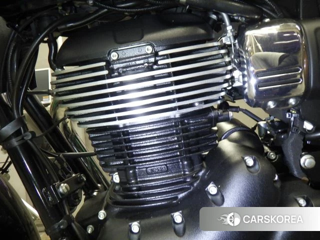 Engine photo