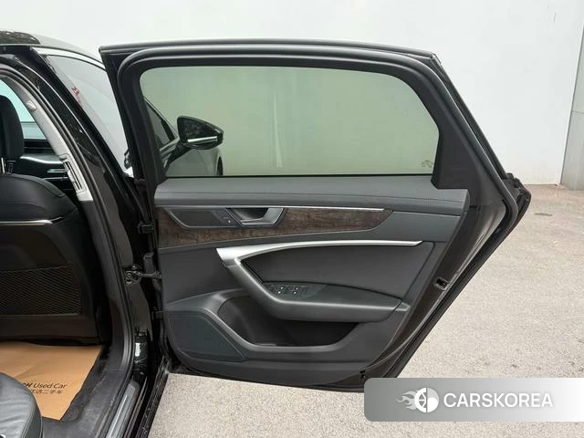 Audi A6L id 4349026 из Китая 18