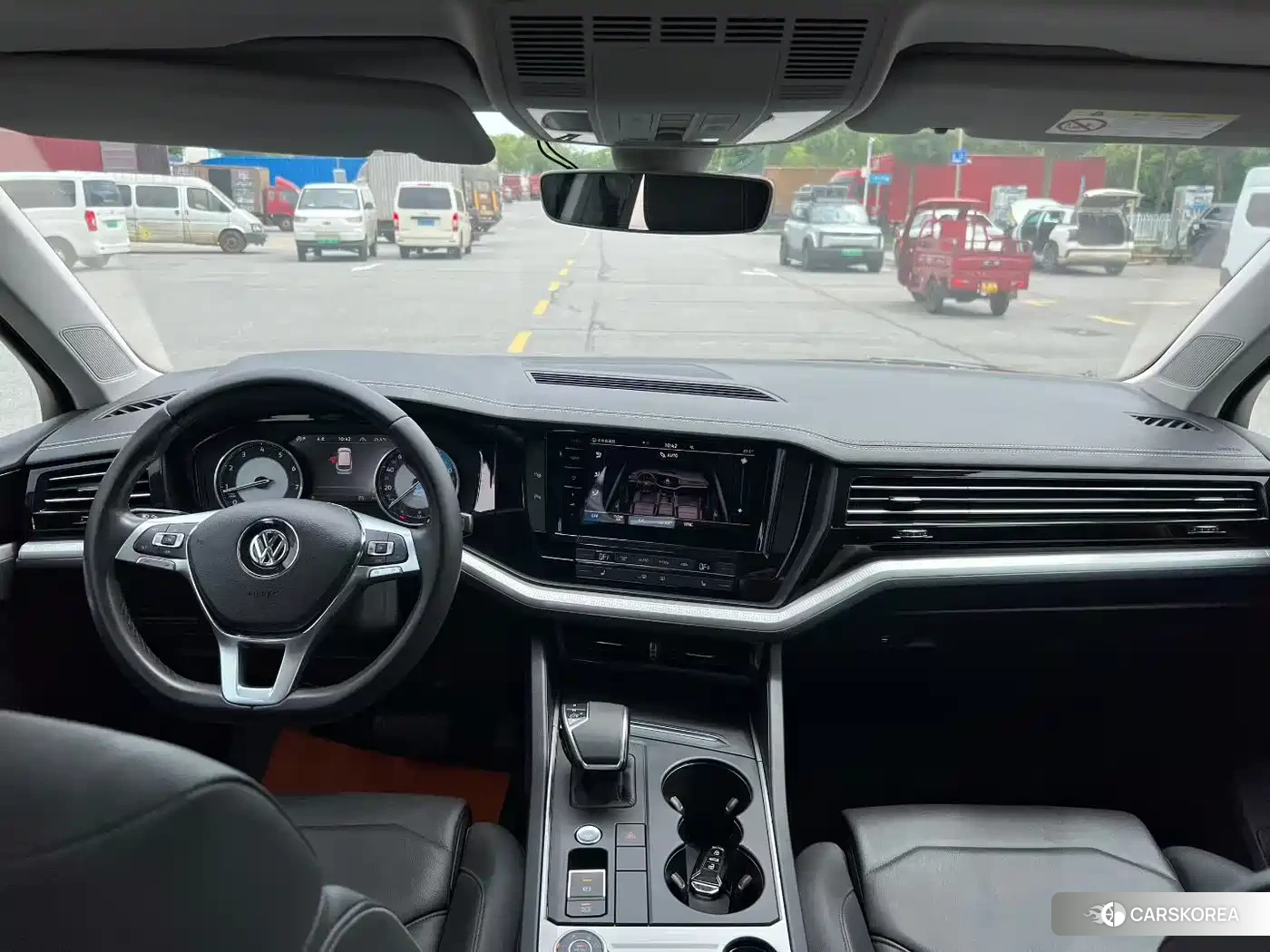 Volkswagen Touareg 2020 Silver/gray из Китая, фото 3