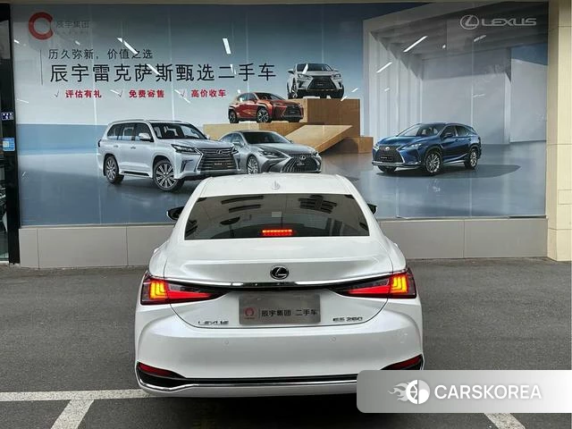 Lexus ES id 4333751 из Китая 13