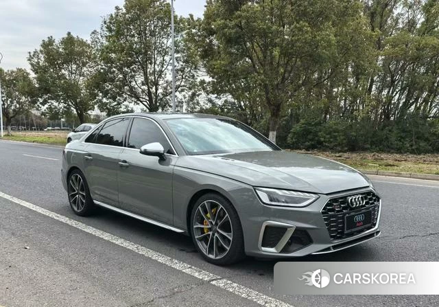 Audi S4 2021 Темно-серый из Китая, фото 4