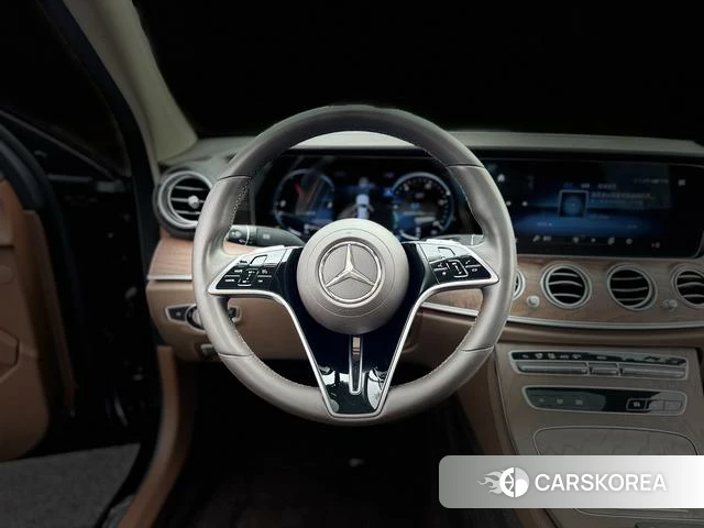 Mercedes-Benz E-class 2022 Черный из Китая, фото 3