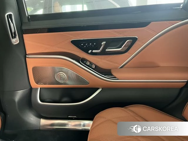 Mercedes-Benz Maybach S-class 2025 Черный из Китая, фото 4