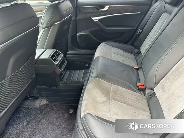 Audi A6L 2021 Темно-серый из Китая, фото 3