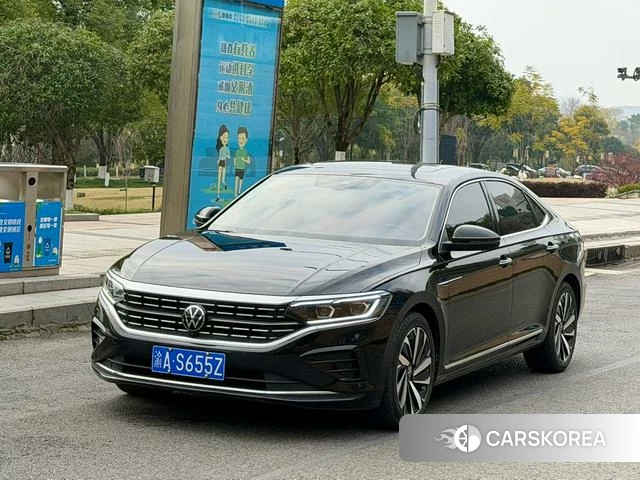 Volkswagen Passat 2023 Черный из Китая, фото 3