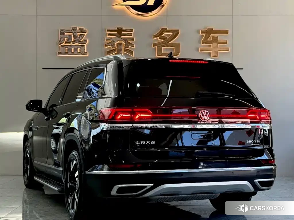 Volkswagen Tourang 2022 Черный из Китая, фото 3