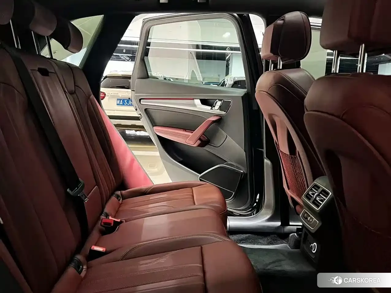 Audi Q5L 2024 Черный из Китая, фото 3
