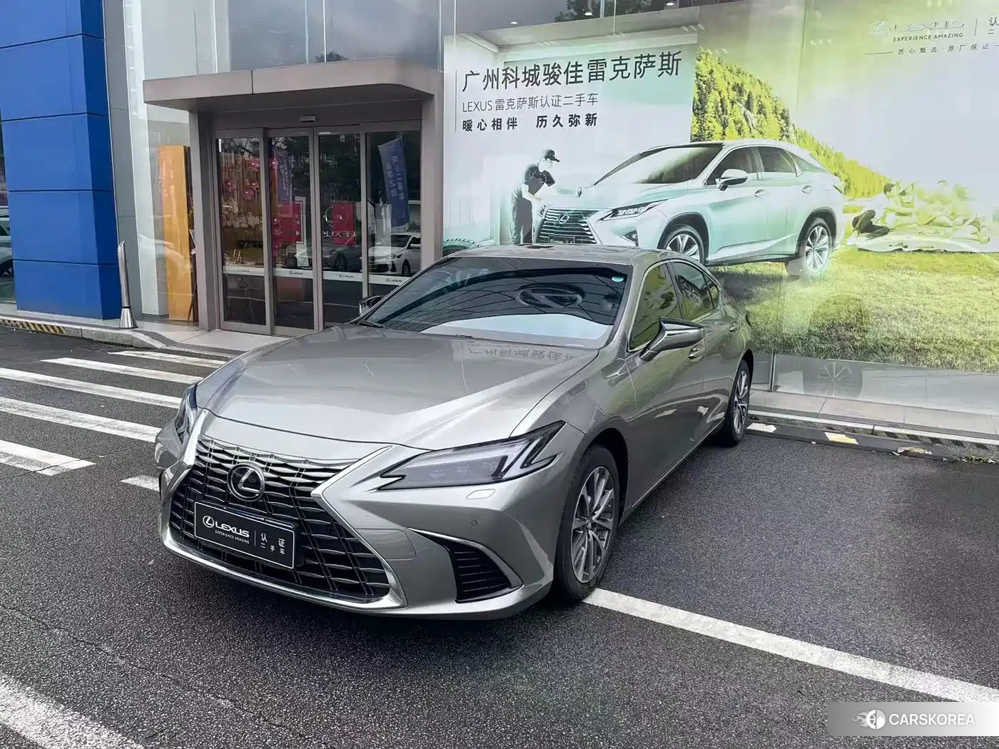 Lexus ES 2025 Silver/gray из Китая, фото 5