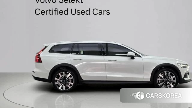 Volvo V60 Cross-Country 2nd Generation id 4016810 из Кореи 13