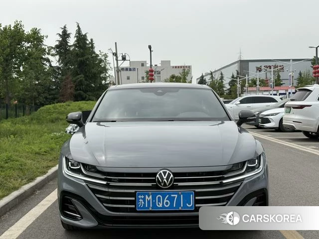 Volkswagen CC 2023 Темно-серый из Китая, фото 6