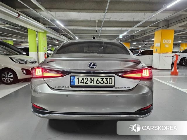 Lexus ES300h 7th generation 2021 Песочный из Кореи, фото 3