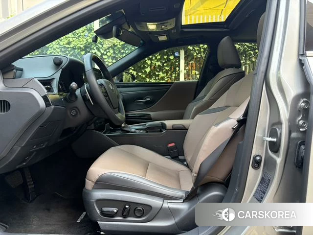 Lexus ES id 4300147 из Китая 19