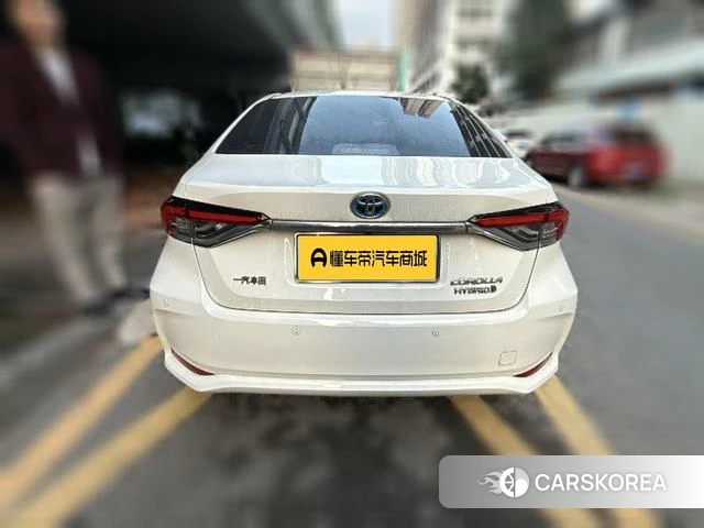 Toyota Corolla 2021 Белый из Китая, фото 3