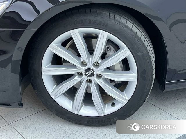Audi A6L id 4335778 из Китая 23