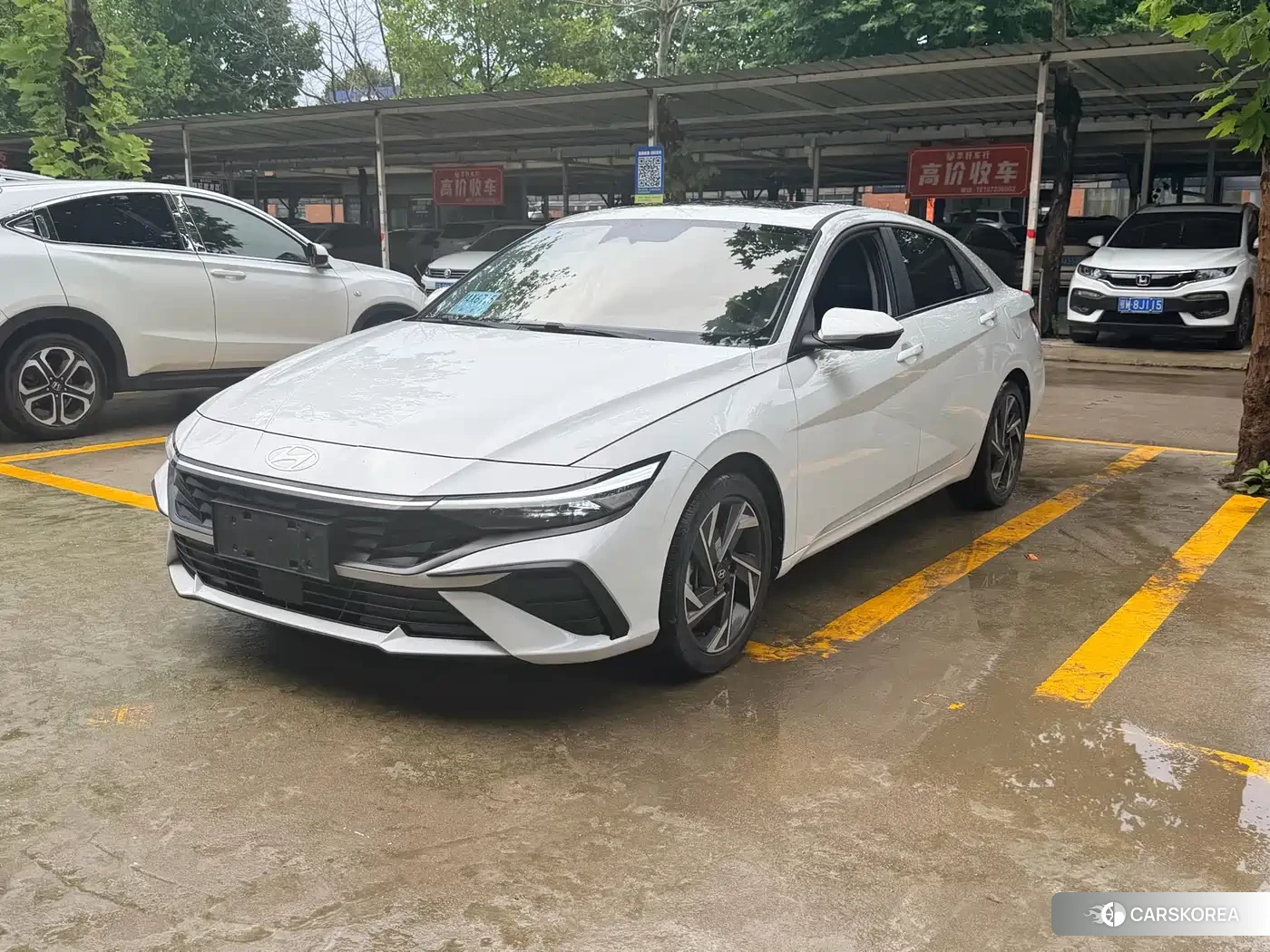 Hyundai Elantra 2023 Белый из Китая, фото 3