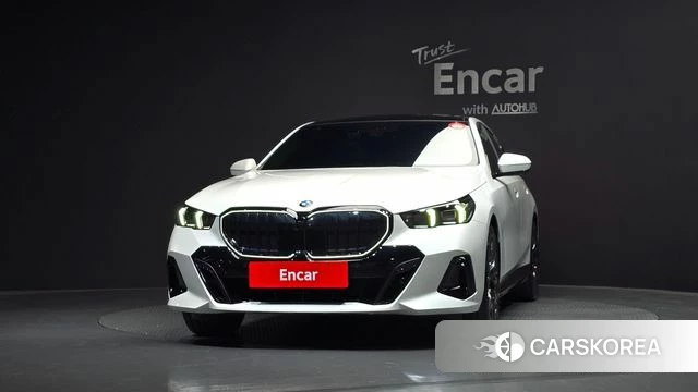 BMW 5 Series (G60) id 4539596 из Кореи 23