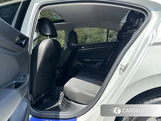 Volkswagen Bora 2022 Белый из Китая, фото 5