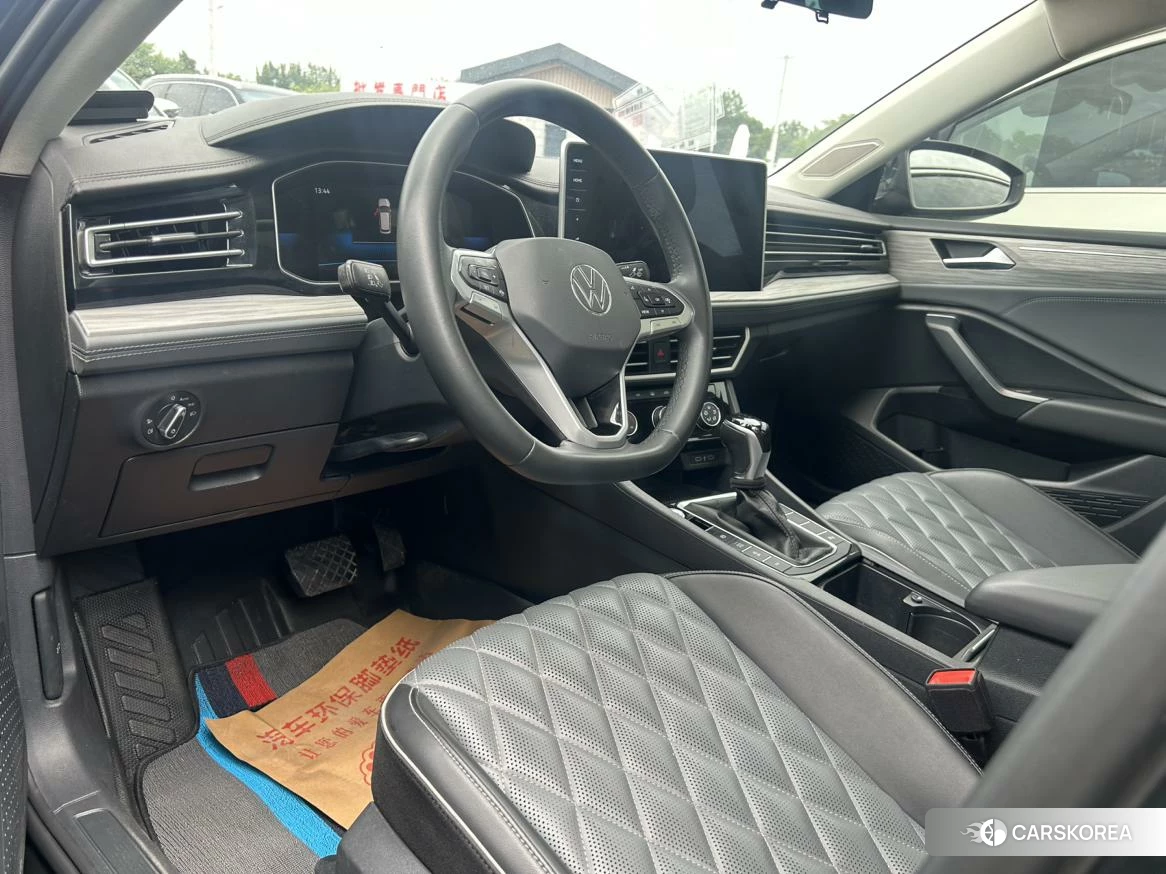 Volkswagen Sagitar 2022 Темно-серый из Китая, фото 3