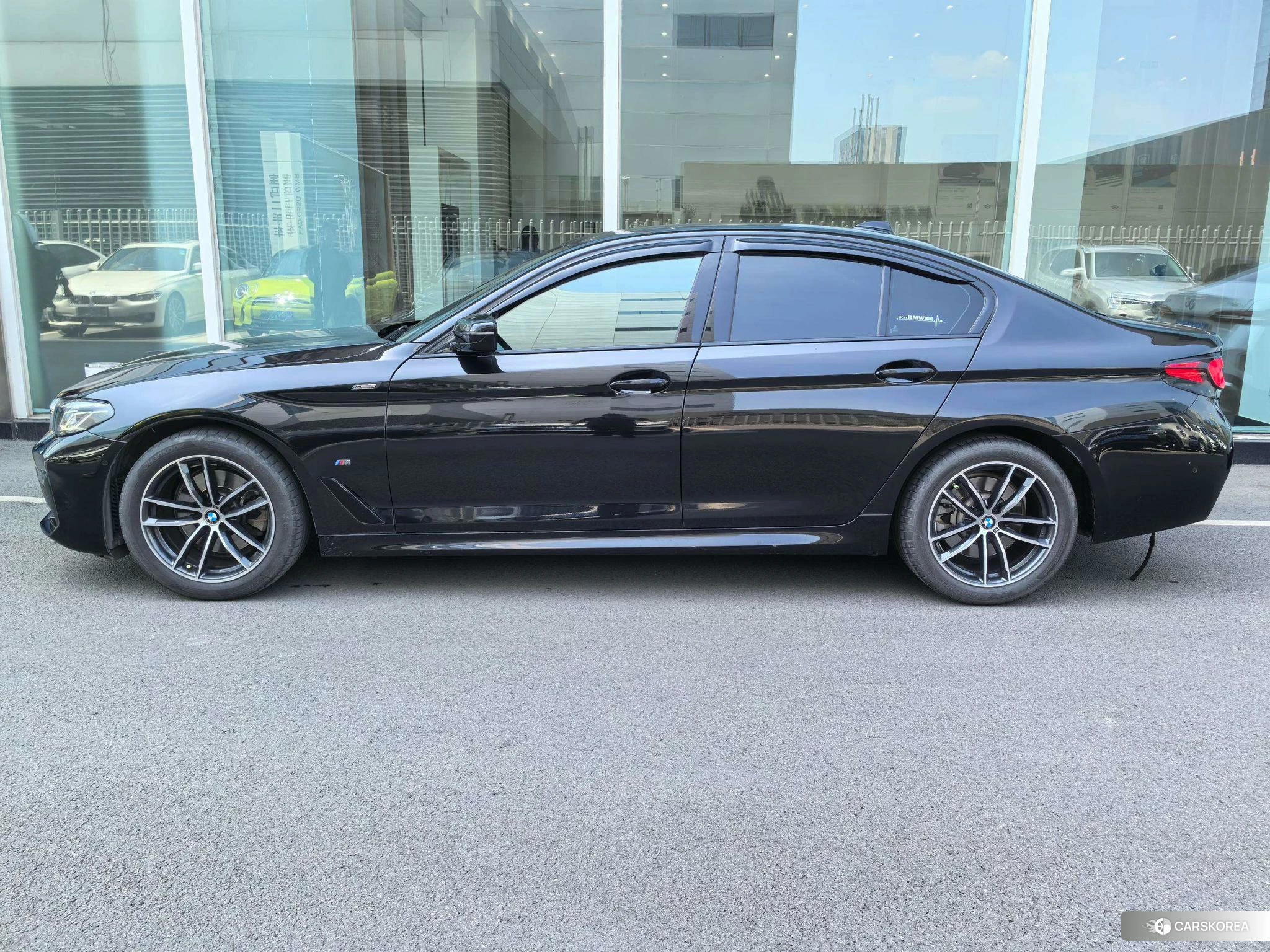 BMW 5 series (imported) 2021 Черный из Китая, фото 3