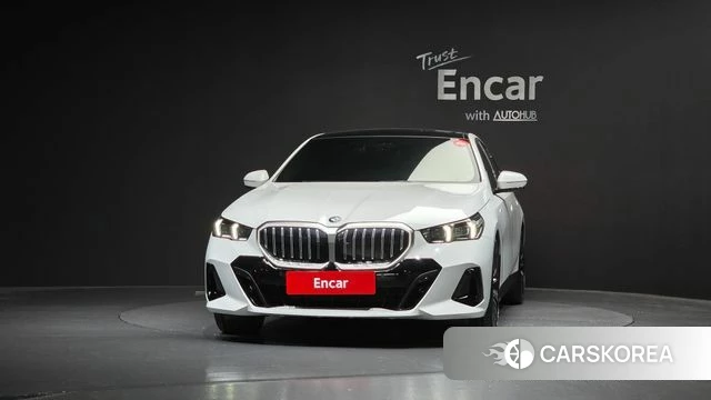 BMW 5 Series (G60) id 4499646 из Кореи 23