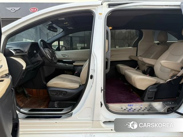 Toyota Sienna 2022 Белый из Китая, фото 3