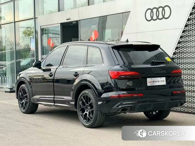 Audi Q7 2026 Черный из Китая, фото 3
