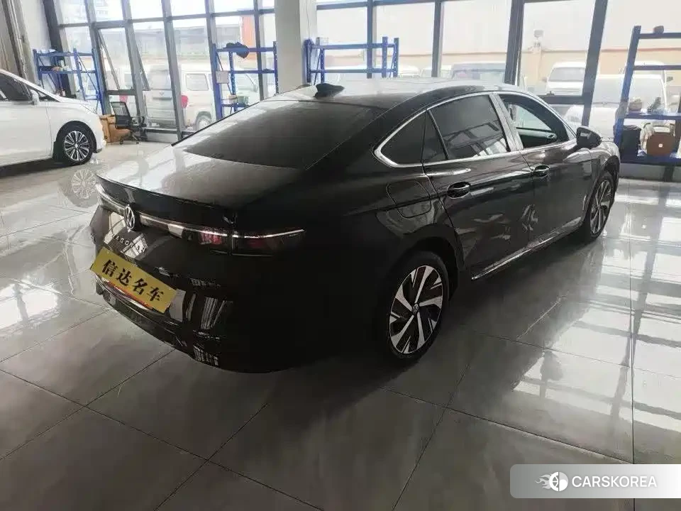 Volkswagen Magotan 2025 Черный из Китая, фото 3