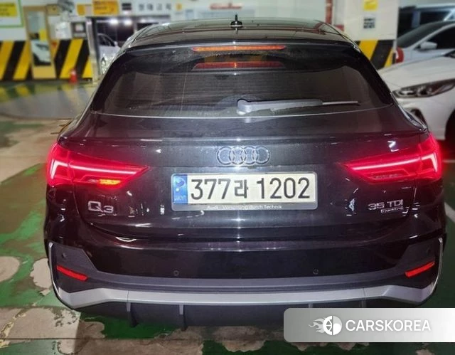Audi Q3 (F3) 2022 Черный из Кореи, фото 3