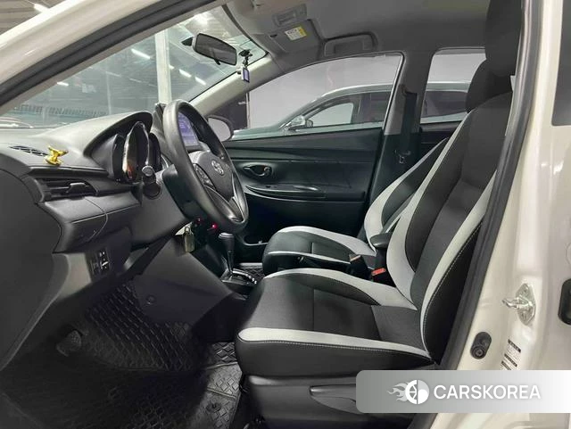 Toyota YARIS L Zhixuan 2022 Белый из Китая, фото 3