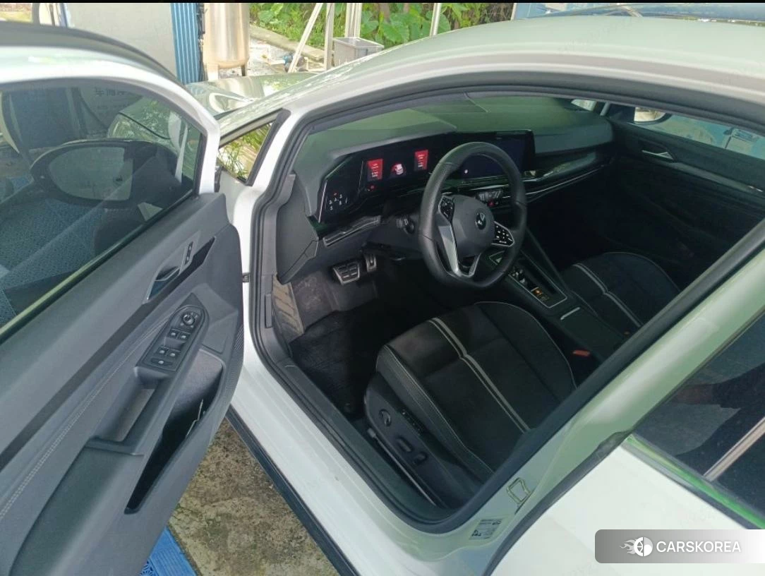 Volkswagen Golf 2022 Белый из Китая, фото 3