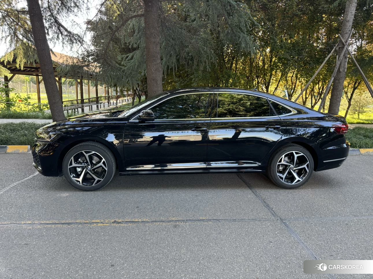 Volkswagen Passat 2025 Черный из Китая, фото 3