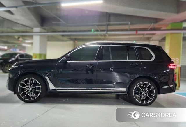 BMW X7 (G07) 2023 Черный из Кореи, фото 4